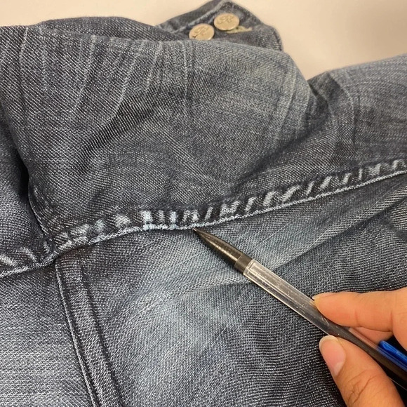 Dark wash medium rise whiskered Blue flared leg pullon jeans size 8 - Picture 15 of 15